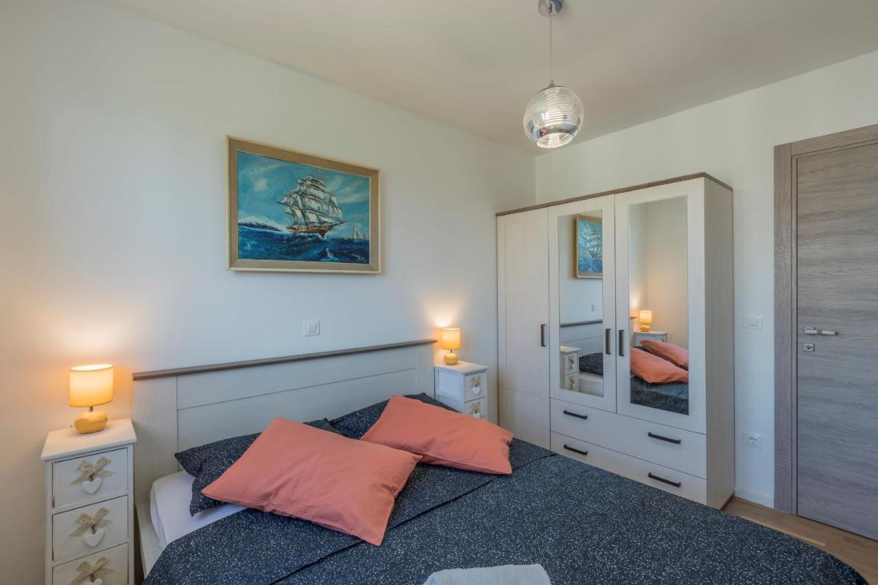 Apartament Apartman Lukiana*** Split Zewnętrze zdjęcie