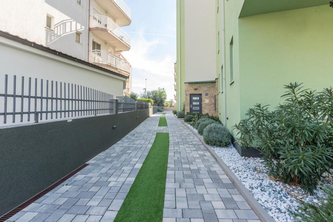 Apartament Apartman Lukiana*** Split Zewnętrze zdjęcie